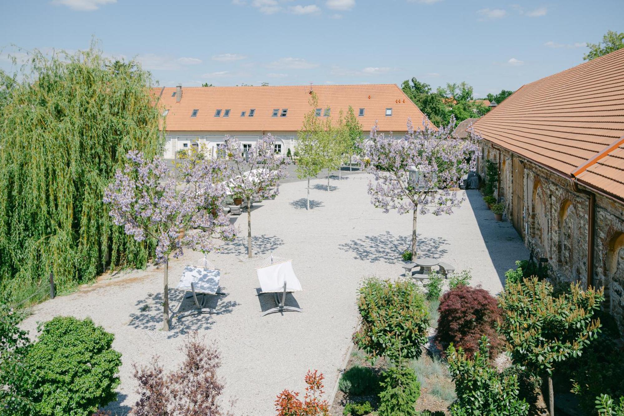 Hotel Na Kmíně Obristvi Exterior foto